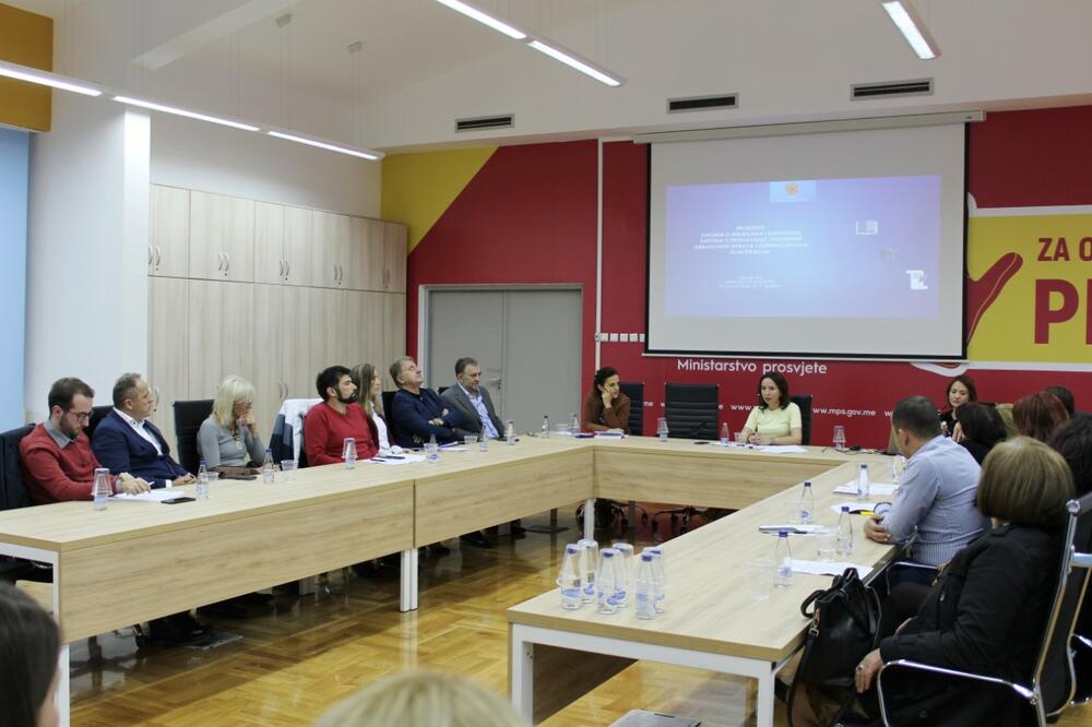 Sa okruglog stola, Foto: MPS