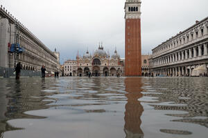 Vanredno stanje u Veneciji, čeka se novi plimni talas