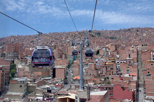 La Paz odsječen - građani u redovima za hranu i plin