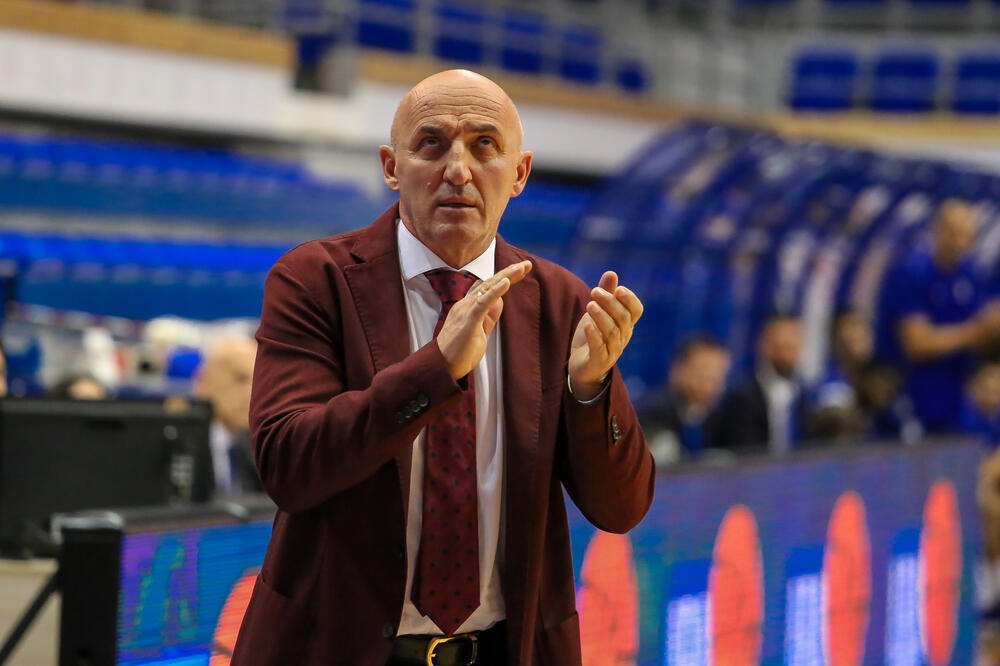 Mihailo Pavićević na večerašnjoj utakmici, Foto: Mornar/Media Pro