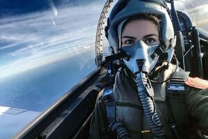 Bačić je prva žena pilot u CG: Prvi let je uvjerio da je napravila...