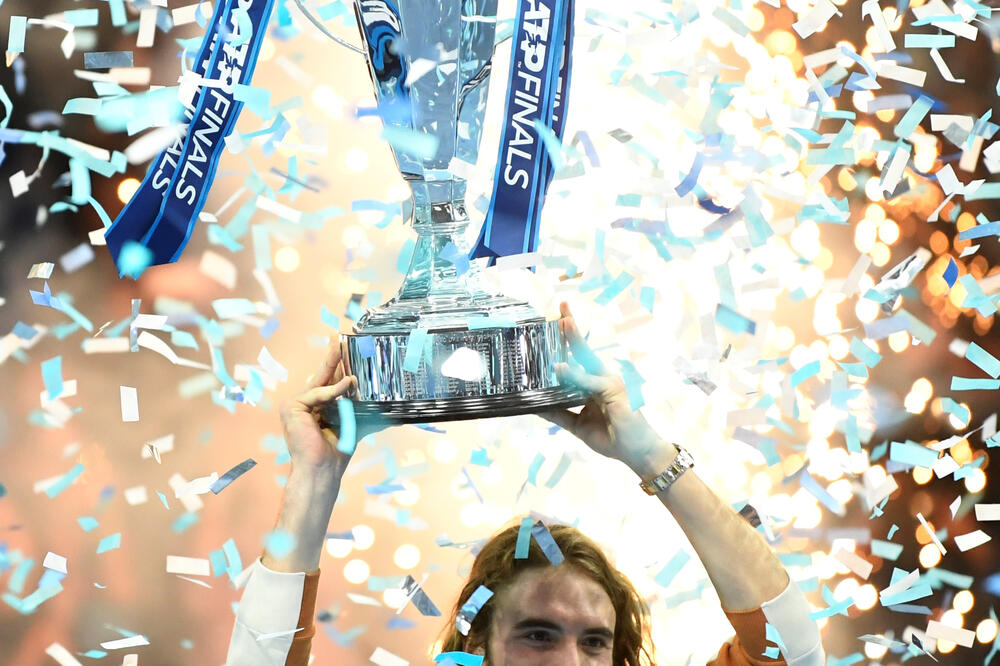 Cicipas sa peharom u Londonu, Foto: Reuters