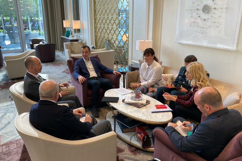 Bošković u Dubaiu, Foto: Ministarstvo odbrane