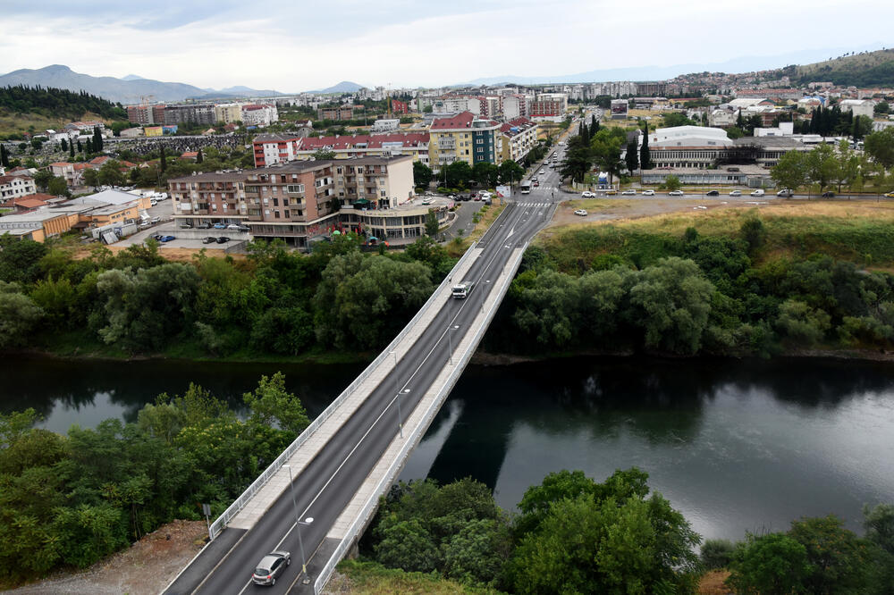 Krivi most (ilustracija), Foto: Savo Prelević