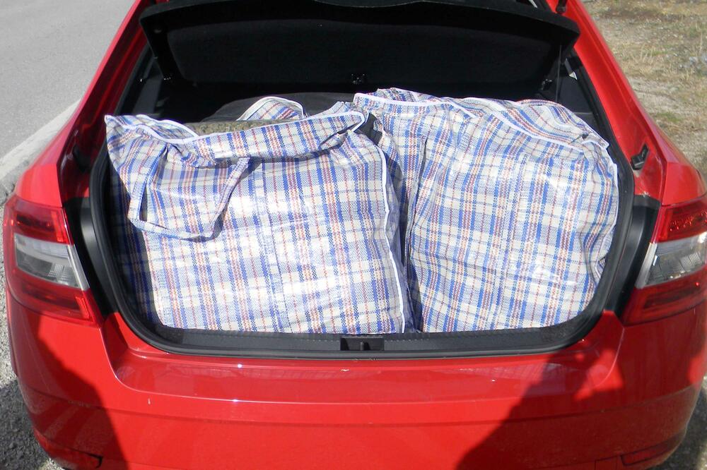 Droga pronađena u prtljažniku automobila, Foto: MUP Srbije