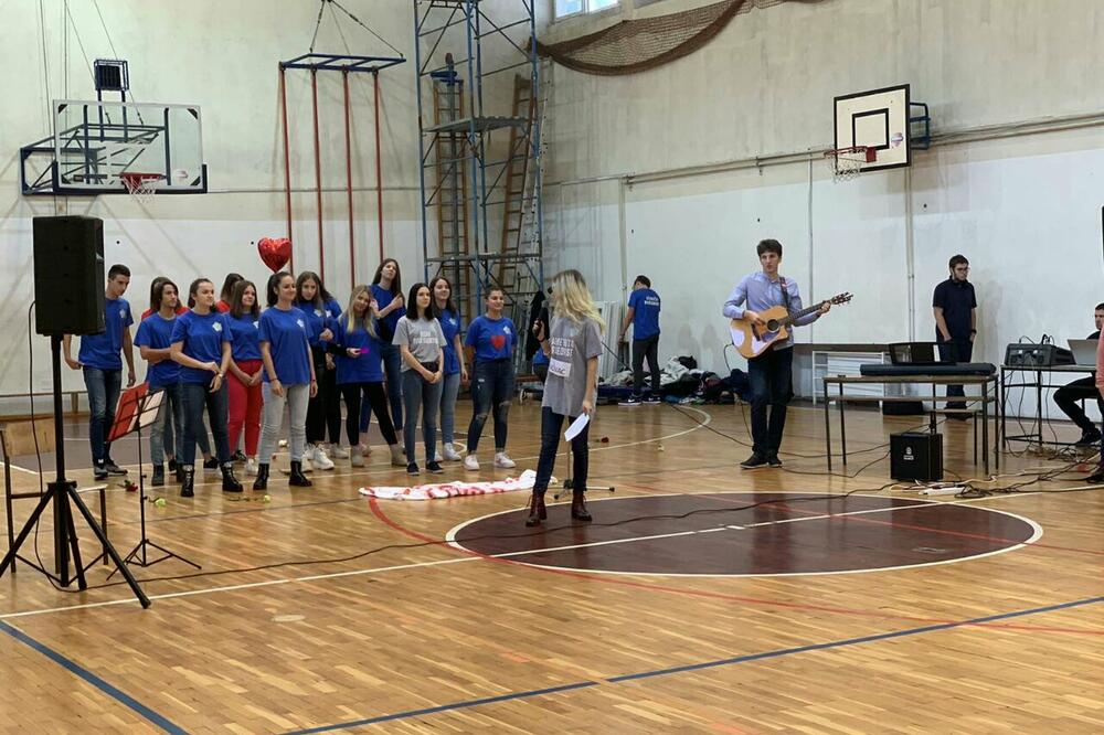 Dan srednjoškolaca u sali SMŠ "Mladost" u Tivtu