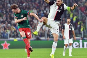 Juve spremio novi ugovor za Bonućija