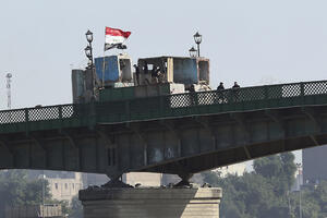 Novi sukobi u Bagdadu: Rajneno 27 ljudi, policija bacila suzavac