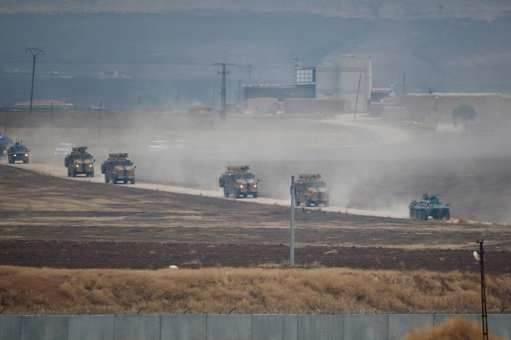 Turka i ruska vojna vozila se vraćaju iz zajedničke patrole na sjeveroistoku Sirije, Foto: Reuters