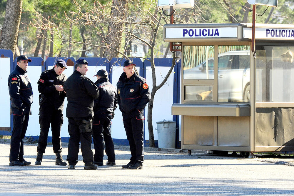 Naknadu za komunalno opremanje zemljišta treba da riješi država: Kamp na Zlatici (arhiva), Foto: Zoran Đurić