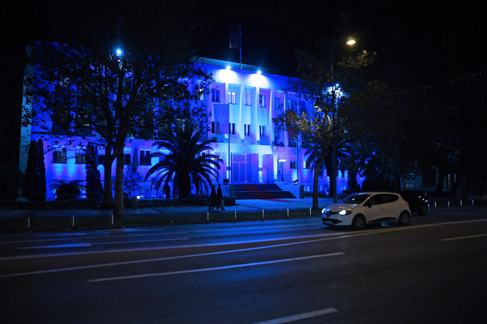 Zgrada predsjednika osvjetljena plavom bojom, Foto: Kabinet predsjednika Crne Gore