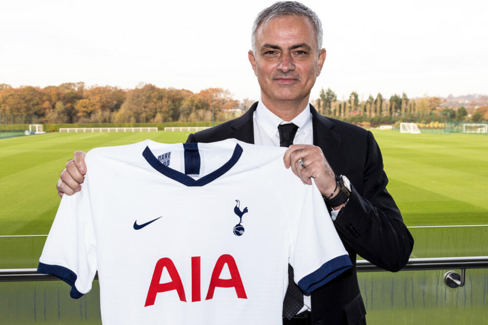 Murinjo na predstavljanju u novom klubu, Totenhemu, Foto: Tottenham Hotspur