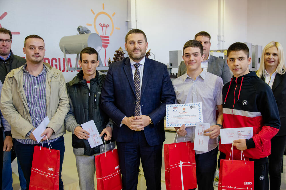 Prvoplasirana ekipa, Foto: CEDIS