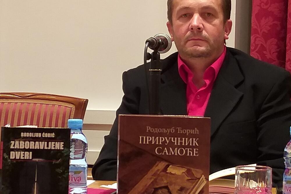 Rodoljub Ćorić na promociji u Nikšiću, Foto: Svetlana Mandić