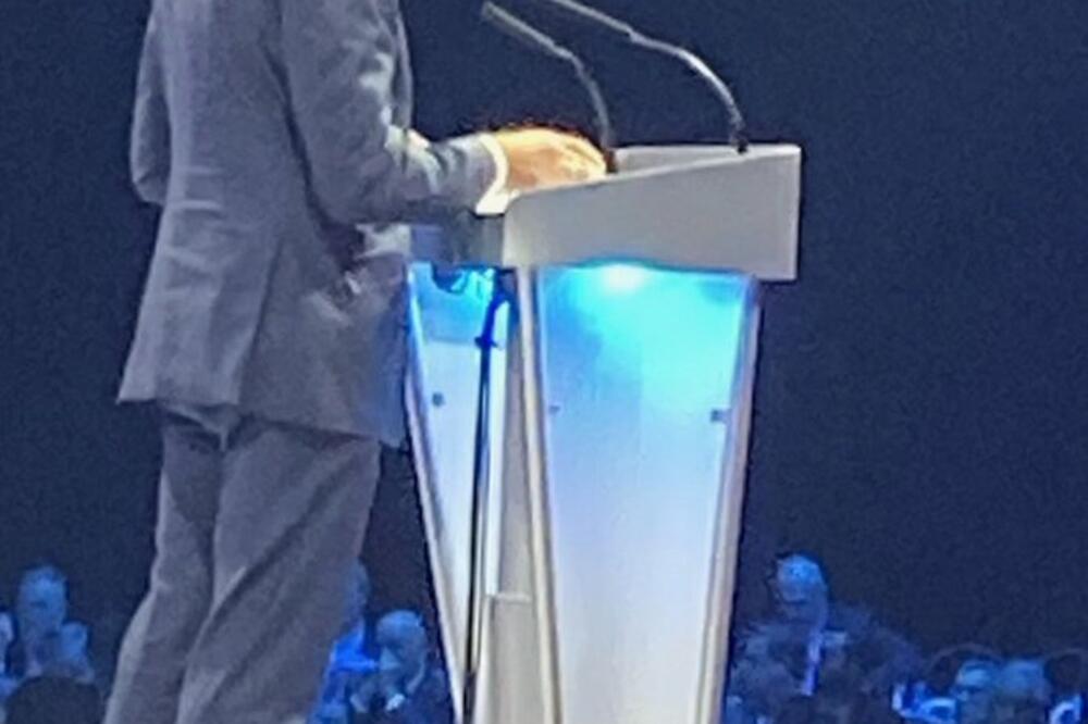 de Jong za govornicom, Foto: Twitter