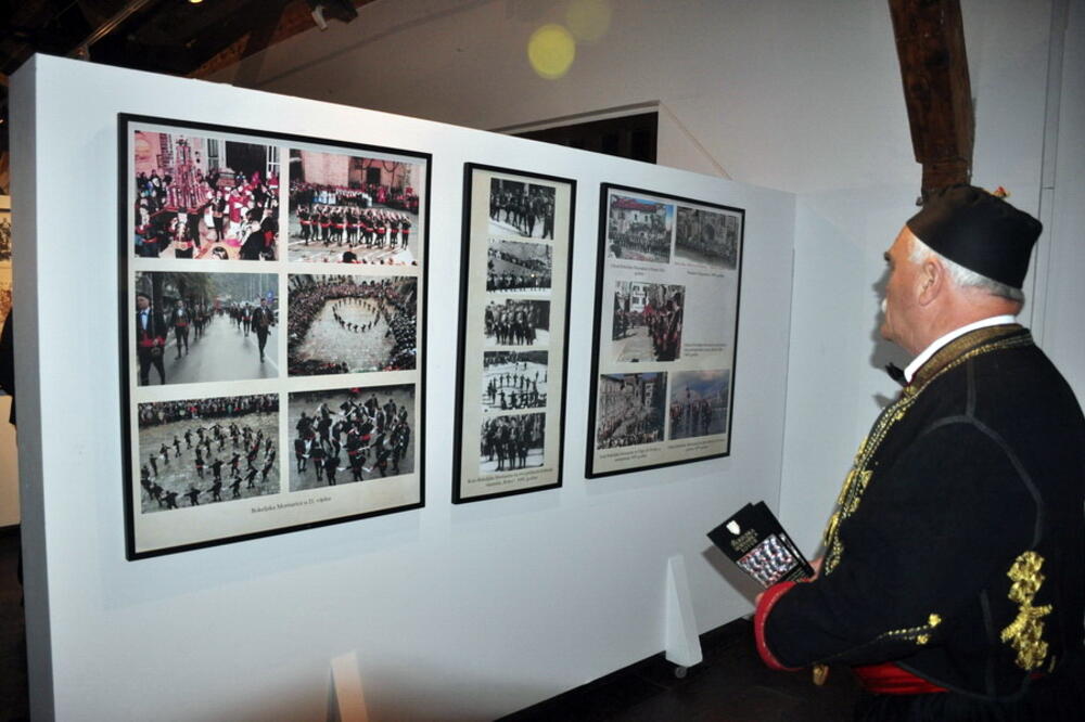 Sa izložbe u Tivtu, Foto: Siniša Luković