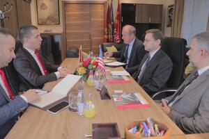 Bečić: Dok jedni opstruiraju, a drugi napadaju, mi radimo i...