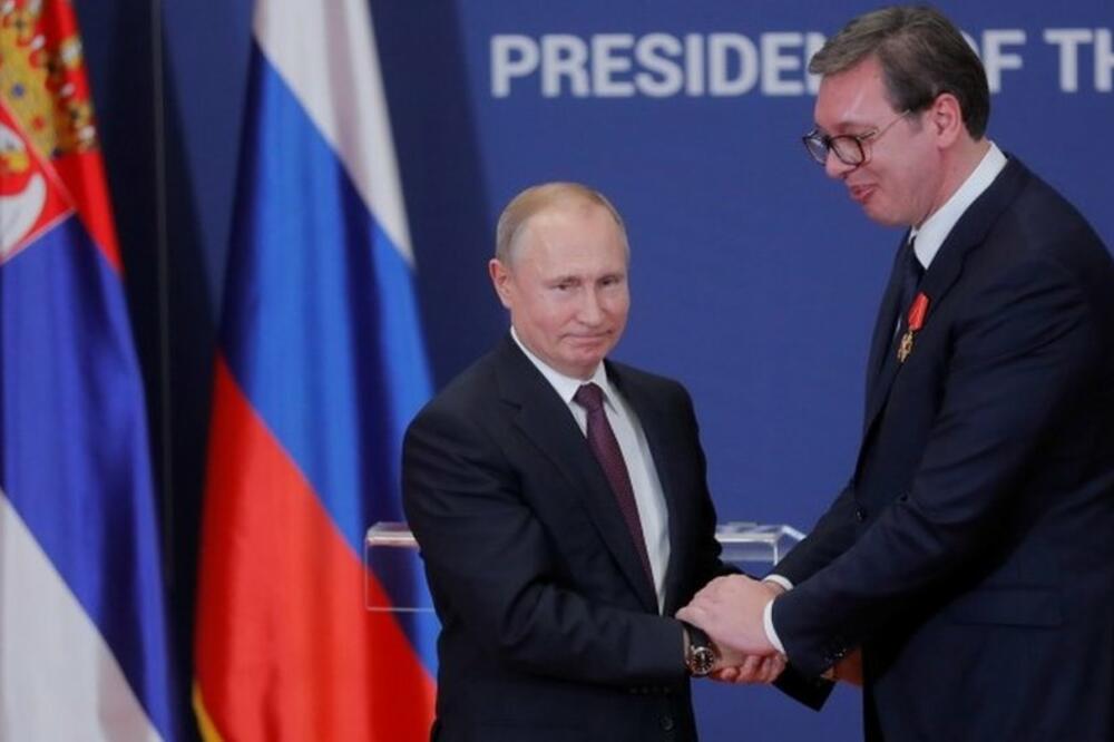 Vladimir Putin i Aleksandar Vučić su u dobrim odnosima. Srpski predsednik je u januaru dobio ruski orden Aleksandra Nevskog, Foto: Reuters