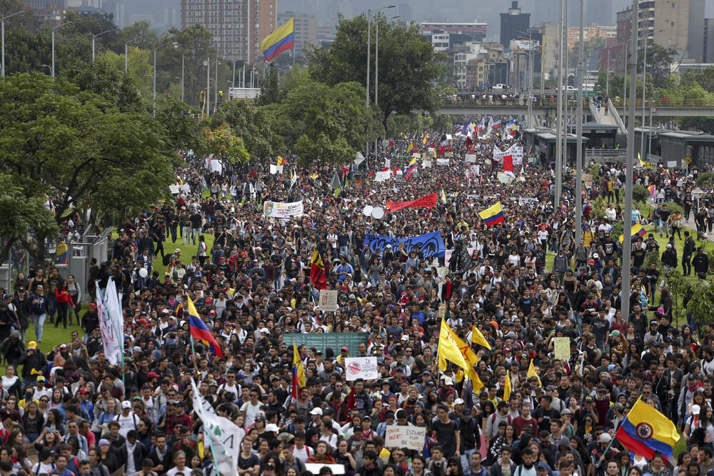Protesti u Kolumbiji, Foto: Ivan Valencia/AP