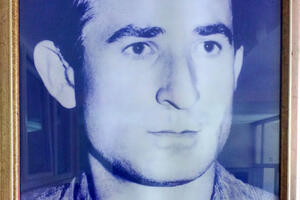 Poezija izmjerena poezijom