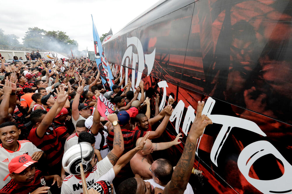 Ovako su navijači Flamenga ispratili fudbalere u Limu, Foto: Reuters