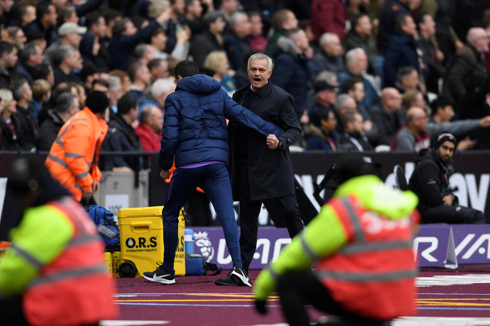 Murinjo slavi gol Sona, Foto: Reuters