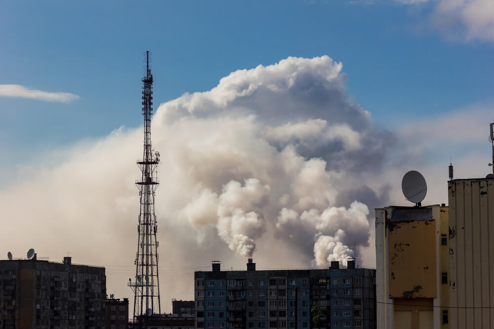 Noriljsk je jedan od najhladnijih, najzagađenijih i najdepresivnijih gradova u Rusiji u kojem živi oko 175 hiljada ljudi. Jedan je od najhladnijih gradova na svijetu, a njegovo stranovništvo zimi se bori protiv hladnoće koja može da bude i 55 stepeni ispod nule.