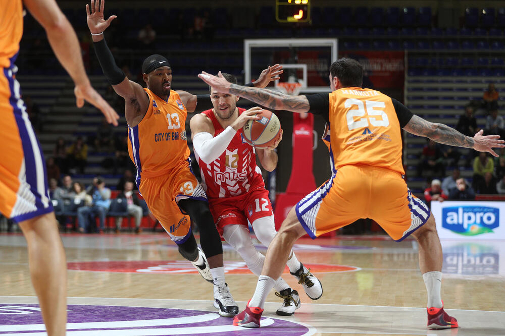 Beron u duelu sa Markotom i Rosom, Foto: Crvena zvezda MTS