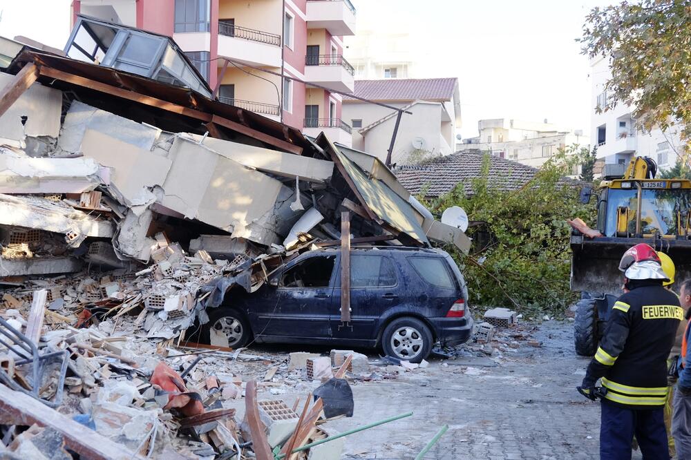 Juče u Draču nakon zemljotresa, Foto: Beta-AP