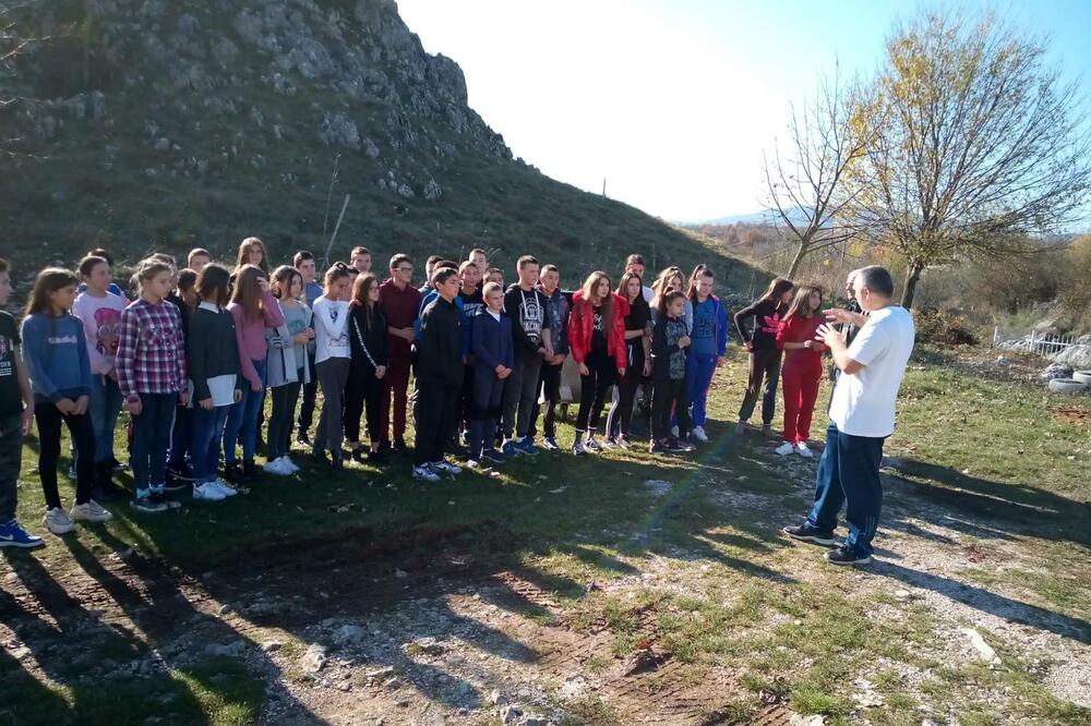 Sa vježbe, Foto: OŠ Janko Mićunović