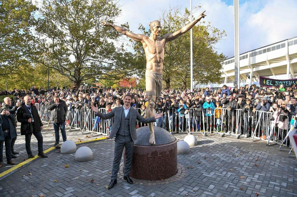 Ibrahimović na otvaranju statue