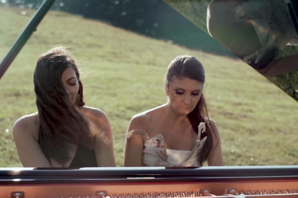 Mirjana Rajčić i Jelena Dobrković, Foto: Screenshot Youtube