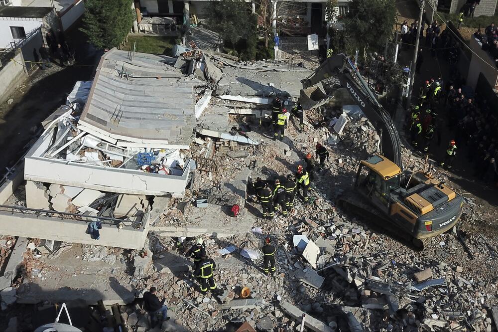 Detalj iz Drača nakon zemljotresa, Foto: Hektor Pustina/AP
