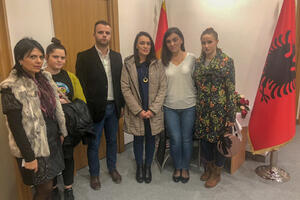 Delegacija BS upisala se u knjigu žalosti u ambasadi Albanije
