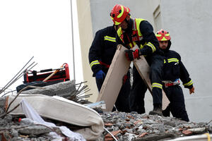 FOTO Crnogorski spasioci u Draču