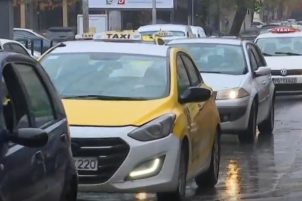 Taksi vozila na ulicama Podgorice, Foto: Screenshot/TV Vijesti