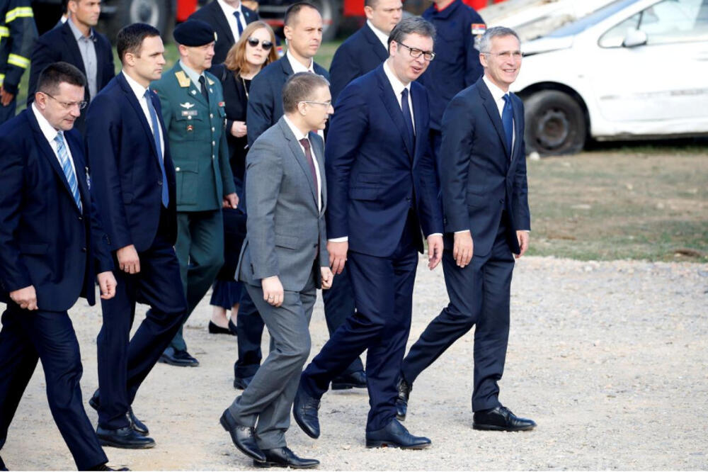 Stoltenberg i Vučić u Mladenovcu 2018., Foto: Reuters