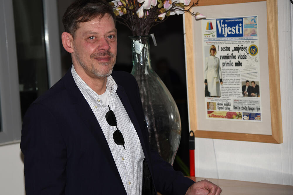 Rajner Hes u redakciji “Vijesti”, Foto: Luka Zeković
