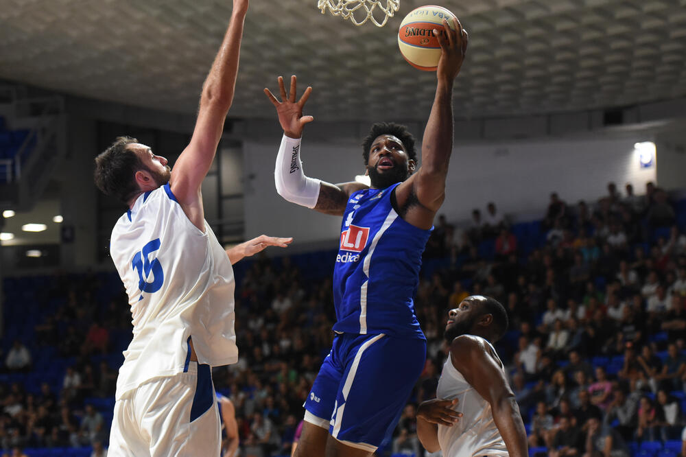 Mirza Begić (Mornar) i Hasan Martin (Budućnost Voli), Foto: Savo Prelević