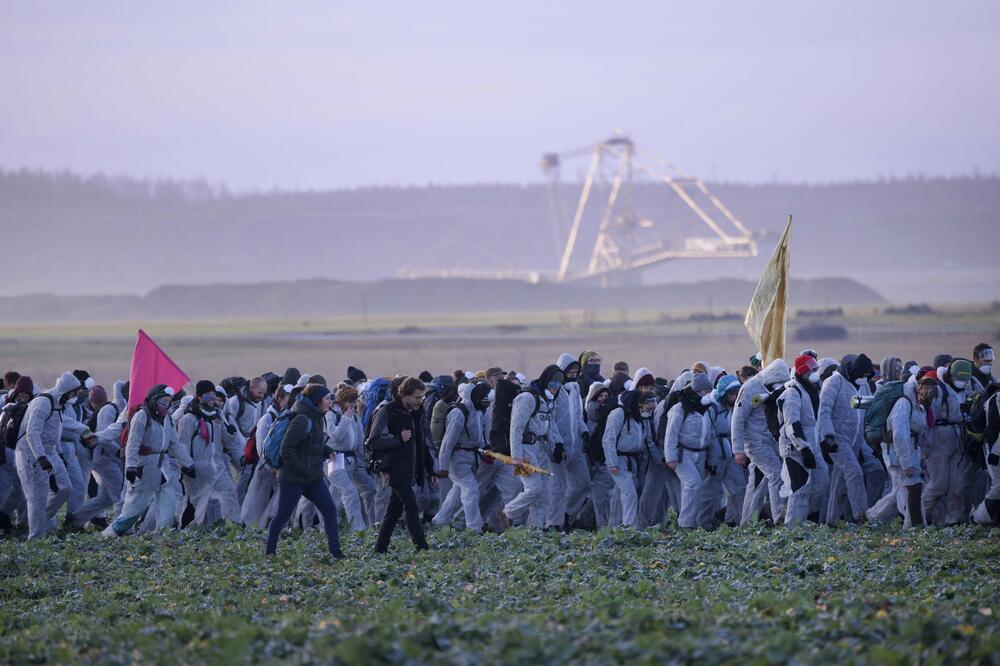 Aktivisti grupe "Ende Galaende", Foto: BETA/AP