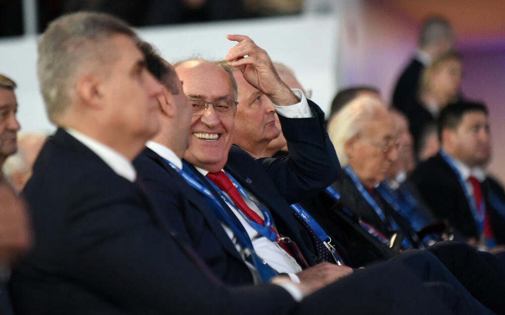 U Podgorici ie u toku osmi kongres DPS. Predsjednik DPS Milo Đukanović je jedini kandidat za tu funkciju, a Duško Marković za zamjenika predsjednika. U galeriji fotoreportera "Vijesti" Borisa Pejovića pogledajte kako je bilo na svečanom dijelu kongresa kome je prisustvovalo oko 3.000 ljudi.