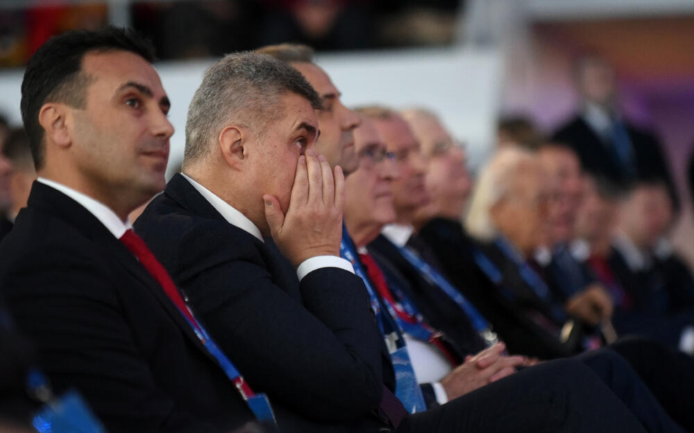 U Podgorici ie u toku osmi kongres DPS. Predsjednik DPS Milo Đukanović je jedini kandidat za tu funkciju, a Duško Marković za zamjenika predsjednika. U galeriji fotoreportera "Vijesti" Borisa Pejovića pogledajte kako je bilo na svečanom dijelu kongresa kome je prisustvovalo oko 3.000 ljudi.