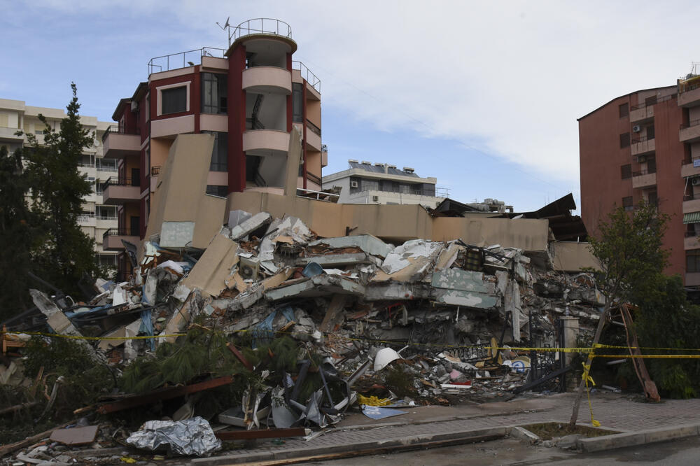 Posljedice razornog zemljotresa, Foto: Savo Prelević, Savo Prelević