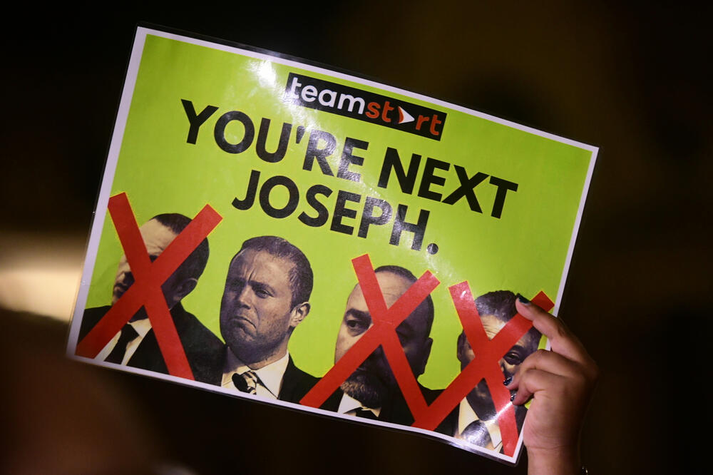 I sinoć su u Valeti organizovani protesti sa zahtjevom da Muskat podnese ostavku, Foto: Beta/AP