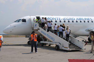Montenegro Airlines drži svaki četvrti let u Podgorici i Tivtu