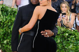 Kajli Džener u zagrljaju bivšeg