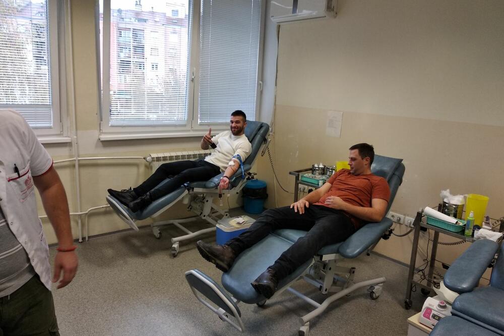 Sa akcije davanja krvi, Foto: Crveni krst