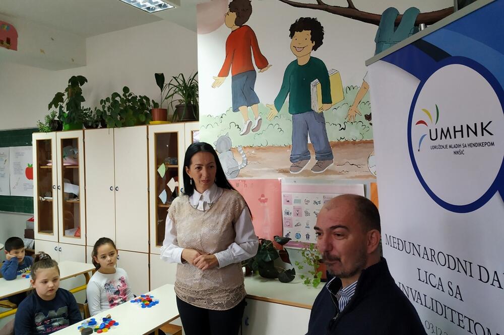 Osnovna škole “Radoje Čizmović” prikupljala čepove, Foto: Privatna arhiva