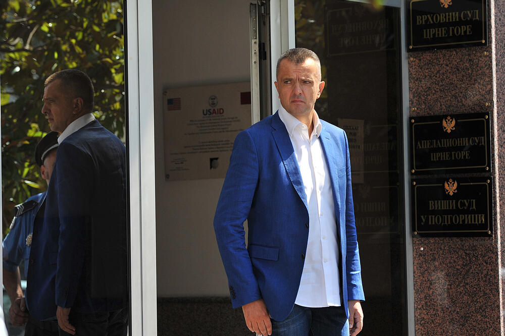 Željko Ivanović ispred Višeg suda (arhiva), Foto: Savo Prelević