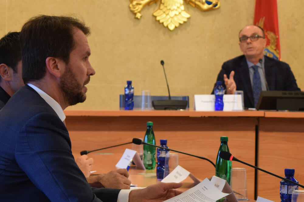 Sa ranije sjednice Administrativnog odbora, Foto: Luka Zeković